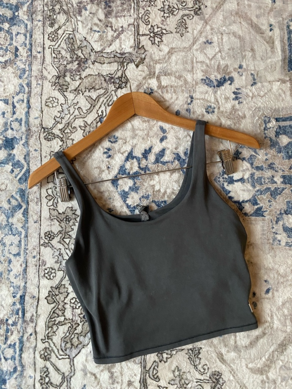 Like new! Vuori Scoop Neck Crop Tank Top in Charcoal - Picture 2 of 5